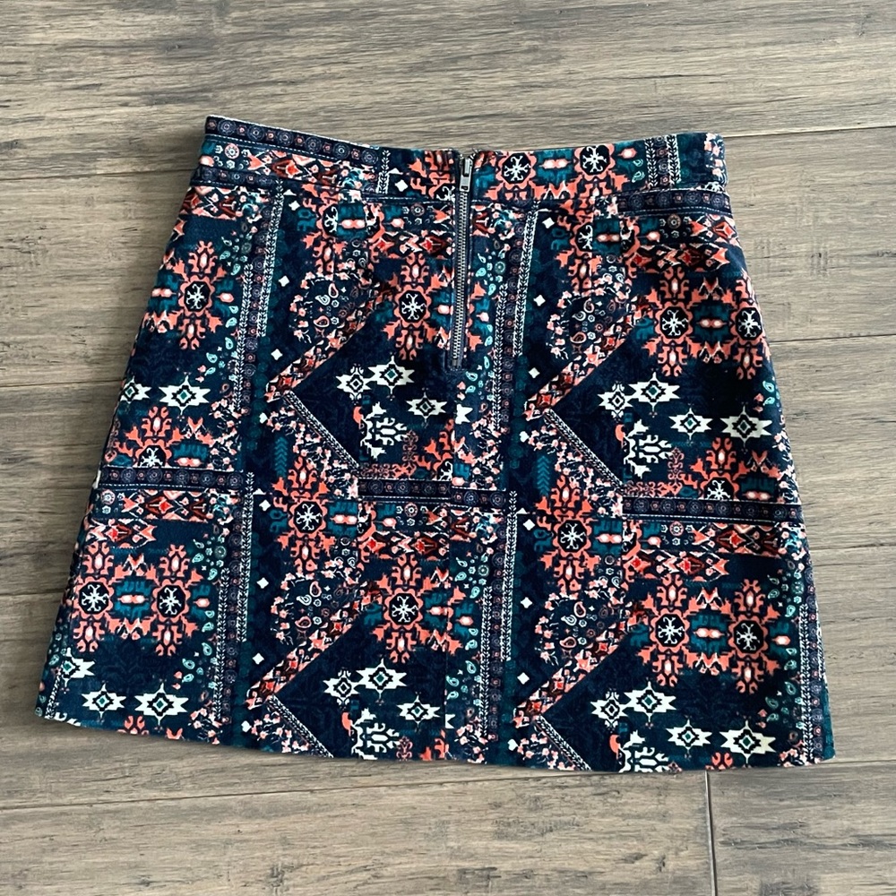 Divided Skirt Velvet/Suede Feel Size 4 Short Skirt - Picture 6 of 8